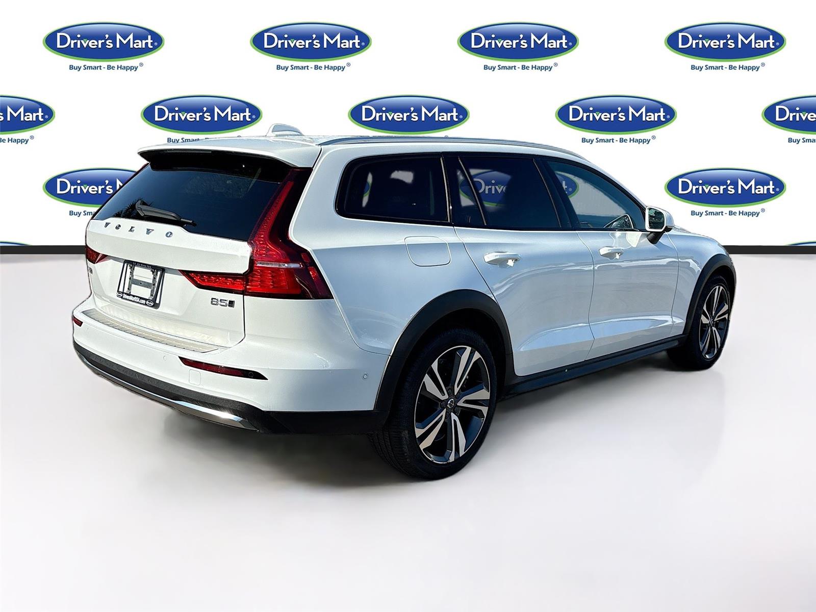2025 Volvo V60 Cross Country Plus