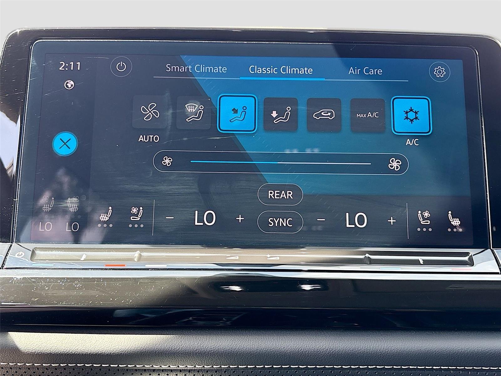 2025 Volkswagen Atlas 2.0T SE w/Technology