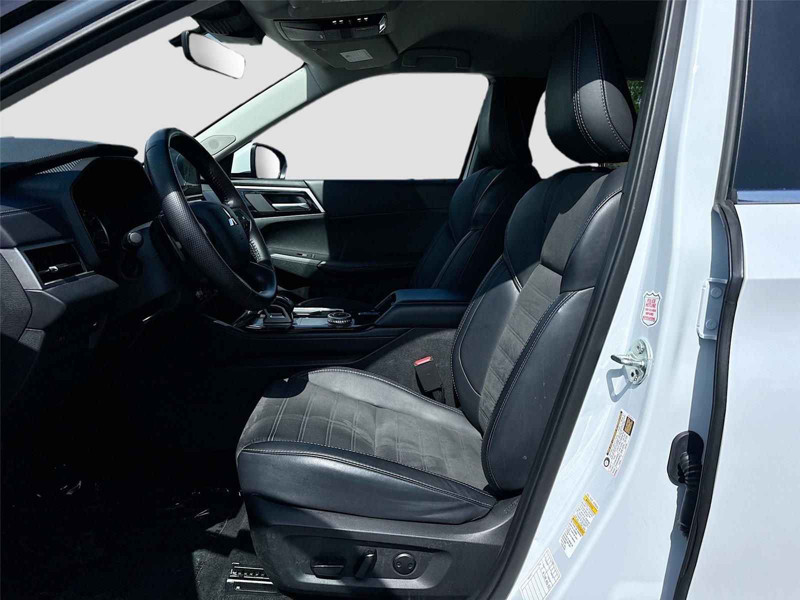 2025 MITSUBISHI OUTLANDER SE/DI