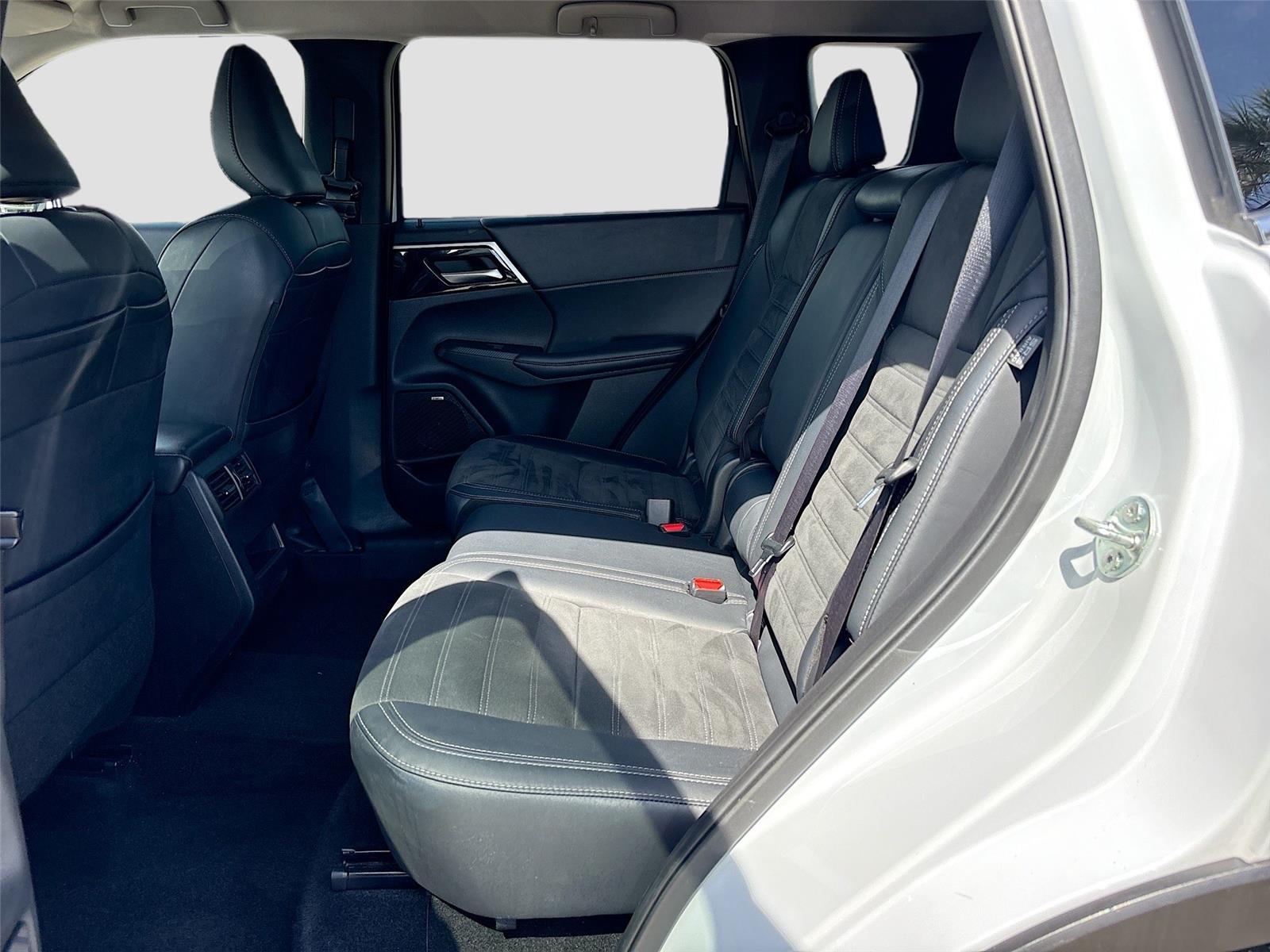 2025 MITSUBISHI OUTLANDER SE/DI