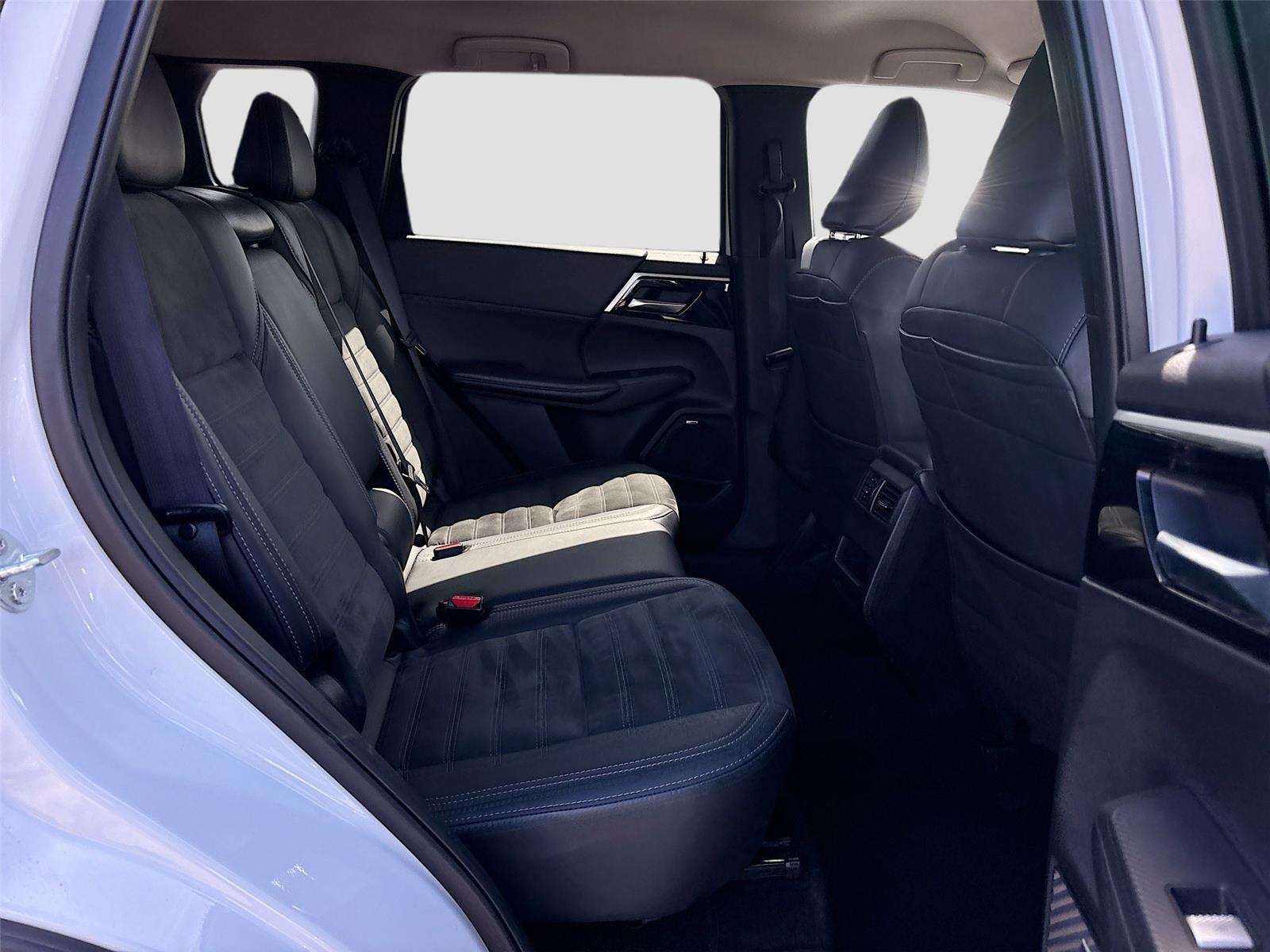 2025 MITSUBISHI OUTLANDER SE/DI