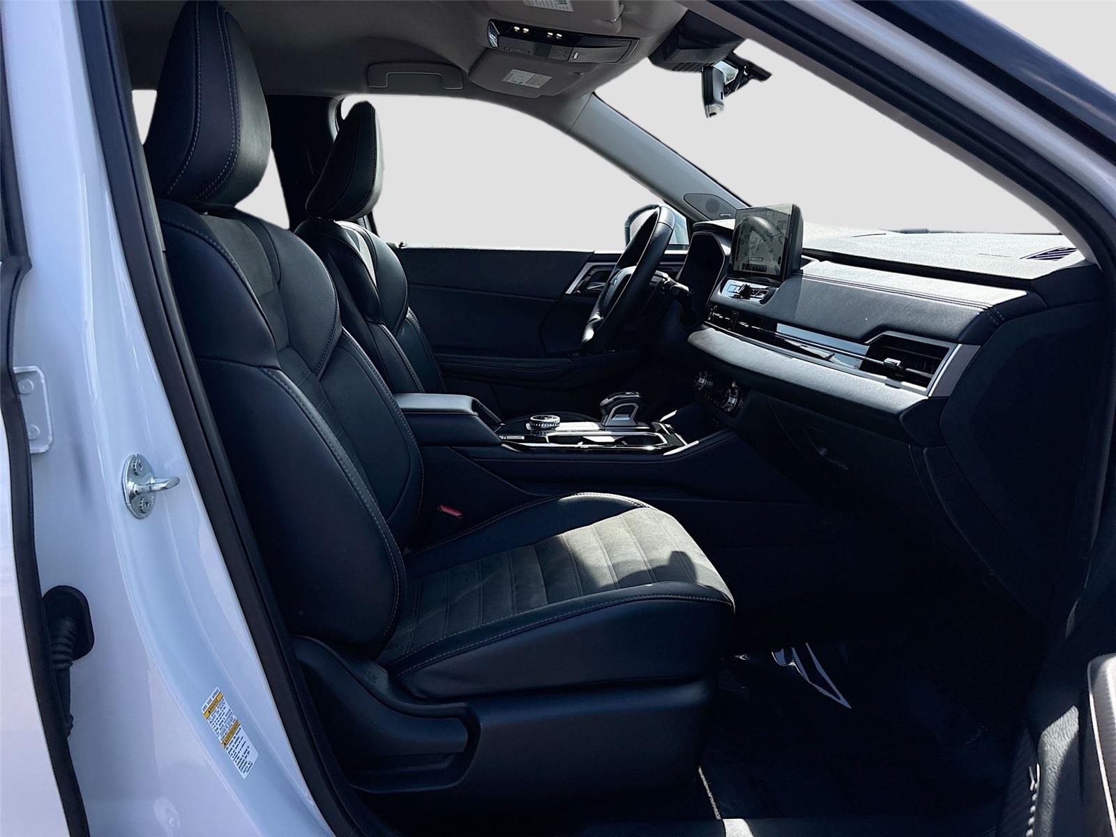 2025 MITSUBISHI OUTLANDER SE/DI