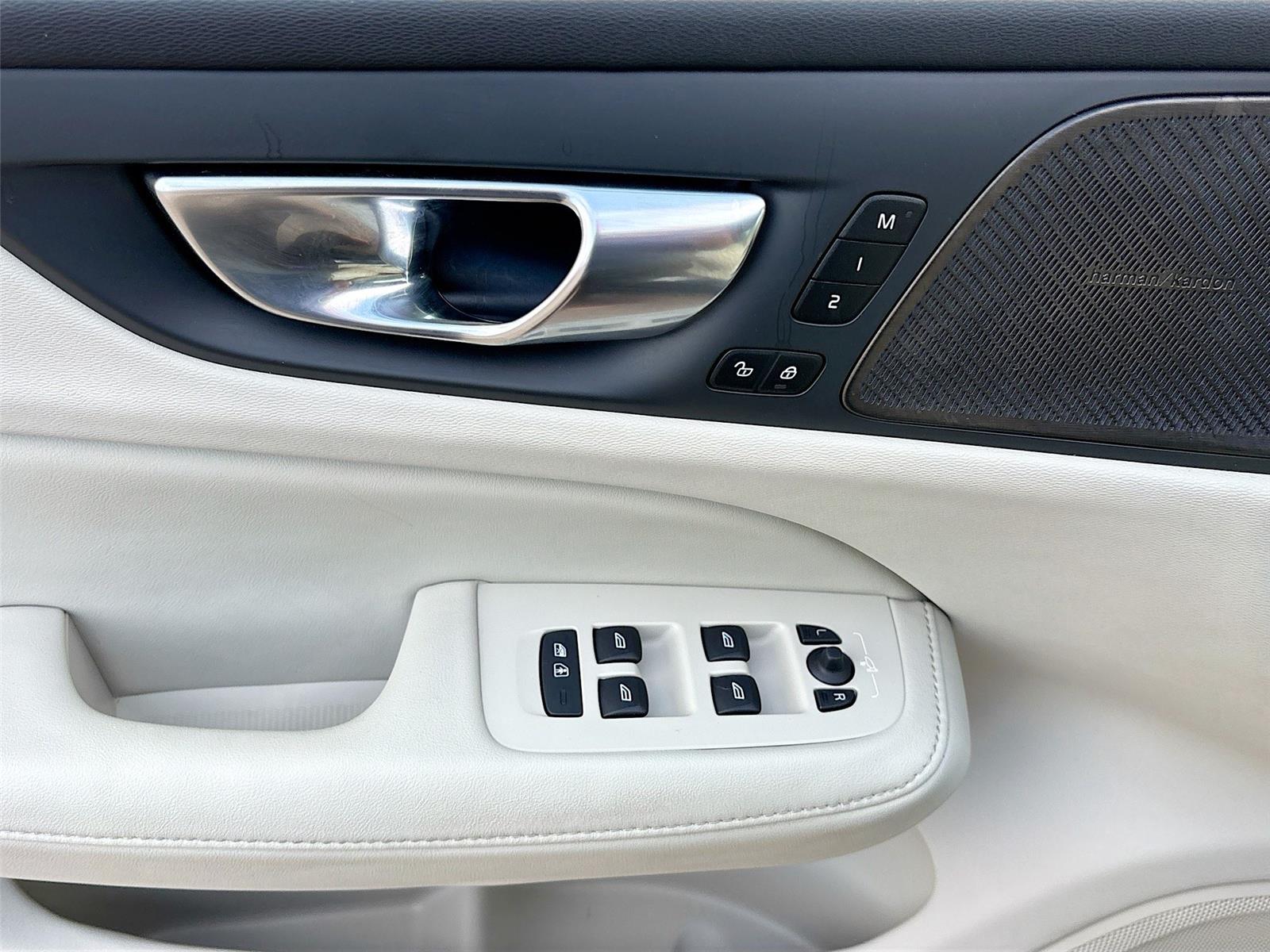 2025 Volvo V60 Cross Country Plus