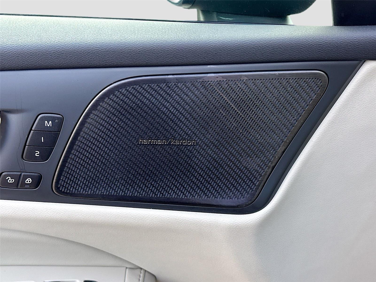 2025 Volvo V60 Cross Country Plus