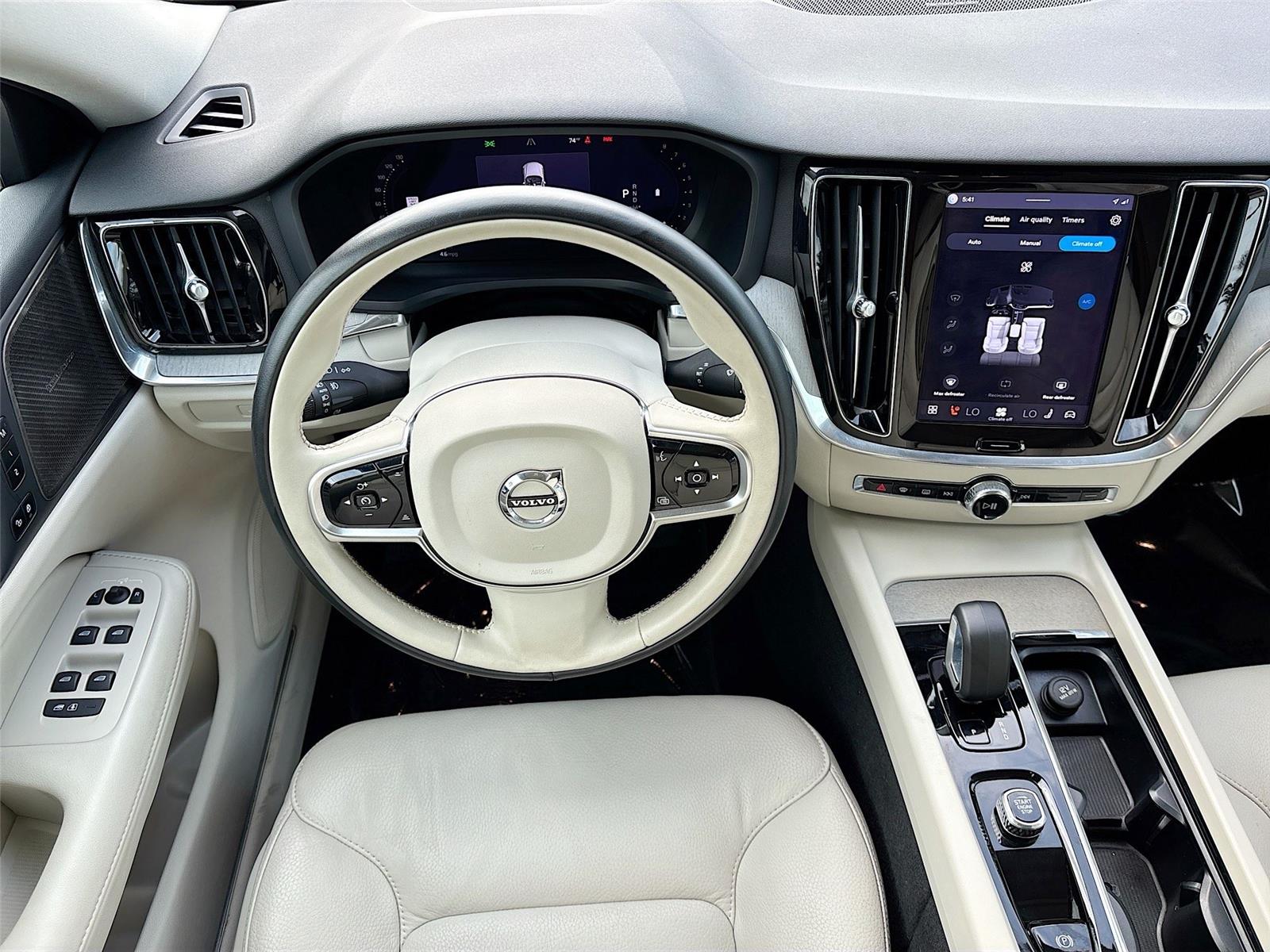 2025 Volvo V60 Cross Country Plus