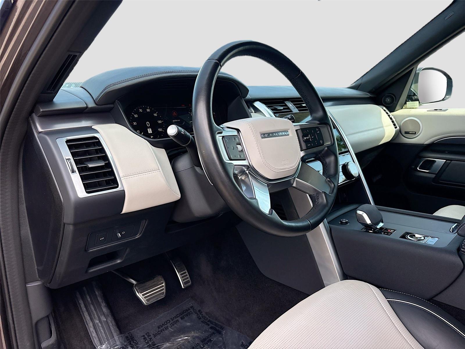 2024 Land Rover Discovery Metropolitan Edition