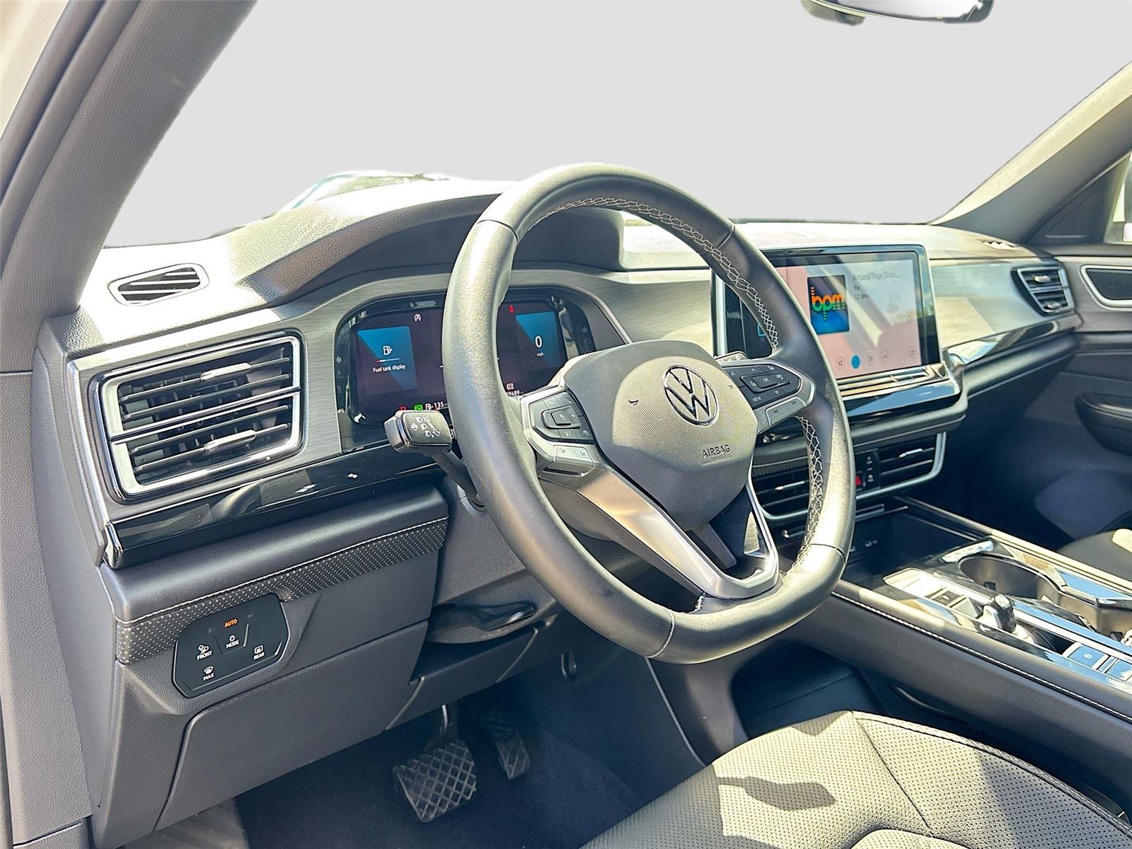 2025 Volkswagen Atlas Cross Sport 2.0T SE w/Technology