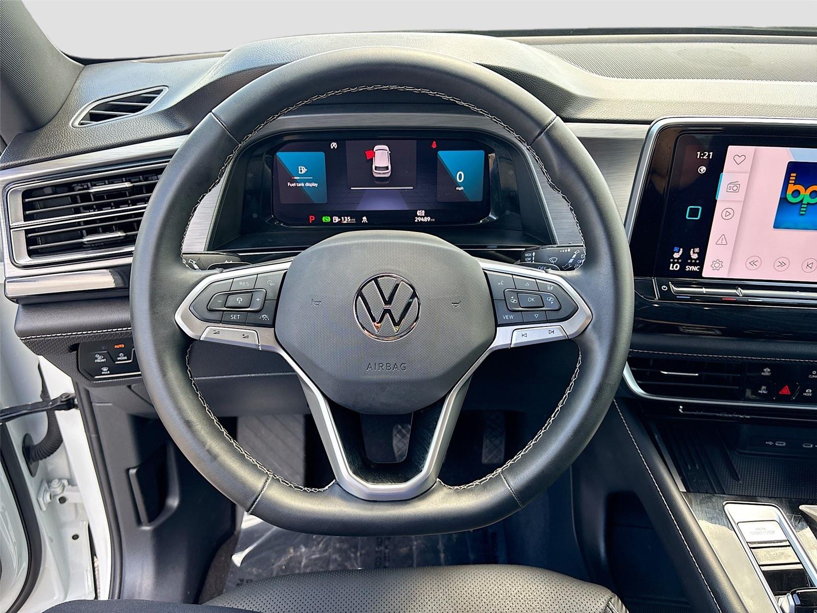 2025 Volkswagen Atlas Cross Sport 2.0T SE w/Technology