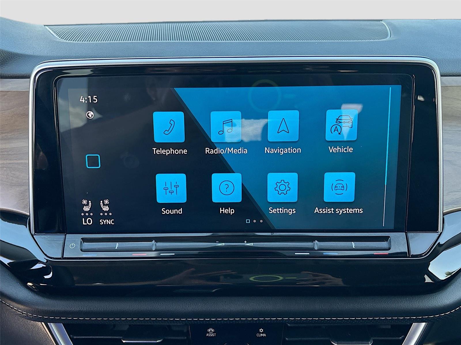 2025 Volkswagen Atlas 2.0T SE w/Technology