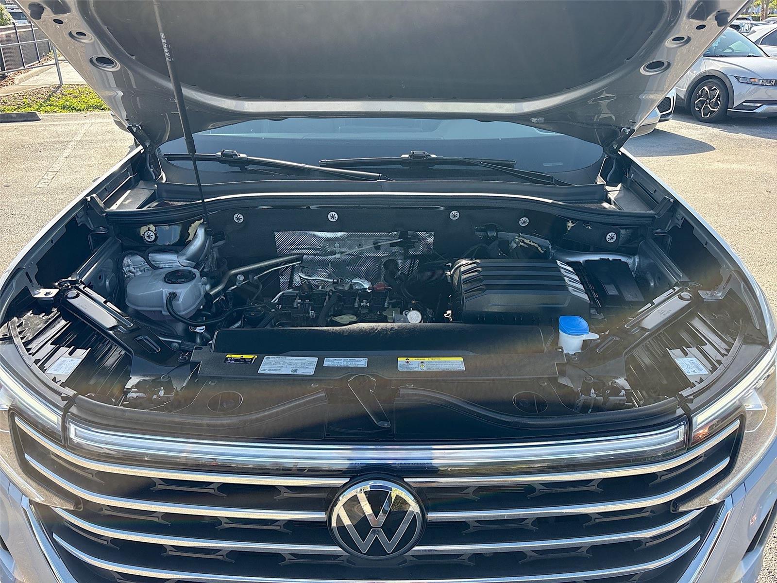 2025 Volkswagen Atlas 2.0T SE w/Technology