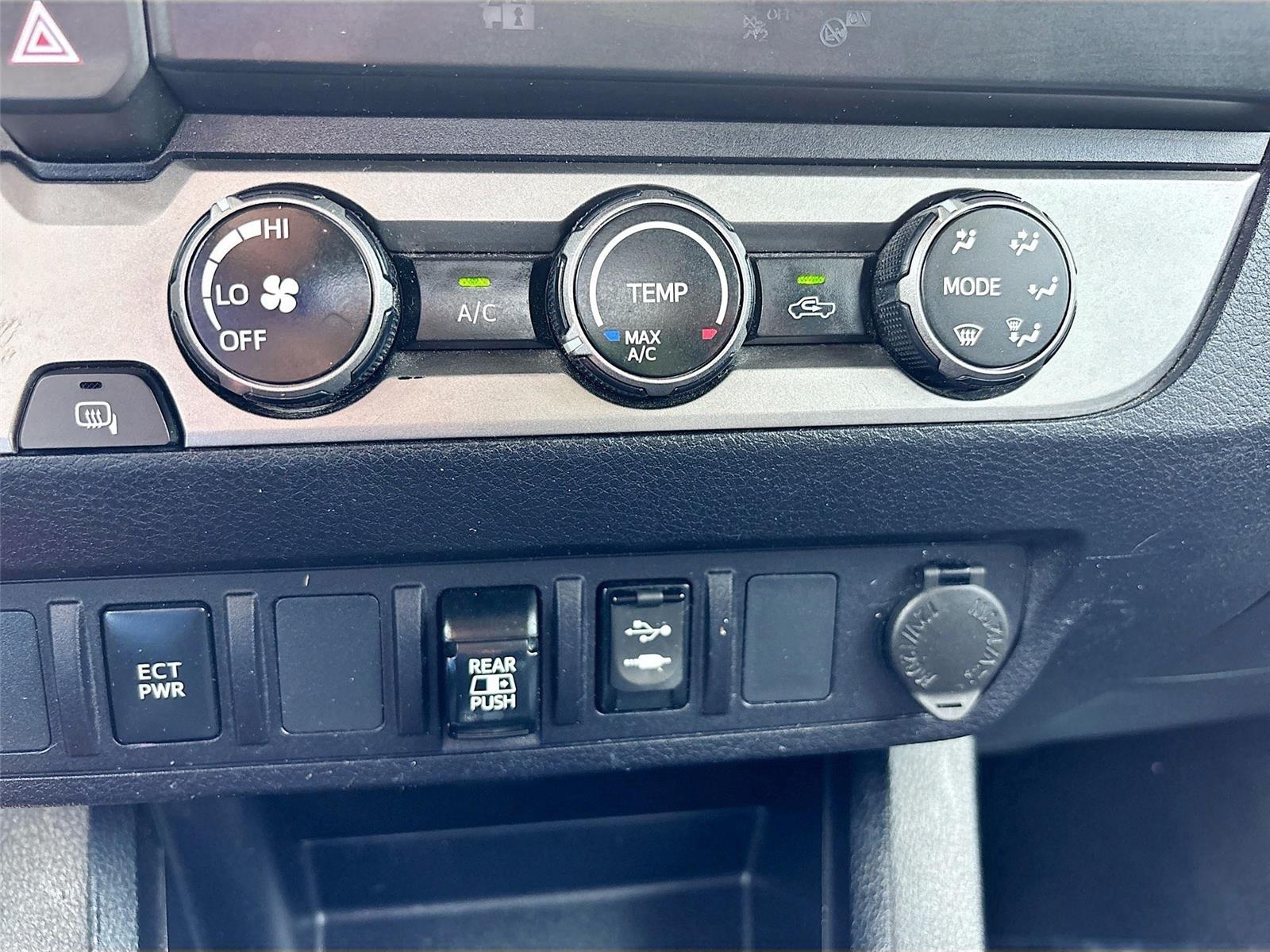 2019 TOYOTA Tacoma SR5 V6