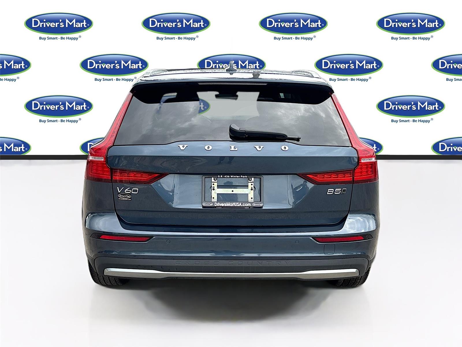 2025 Volvo V60 Cross Country Plus