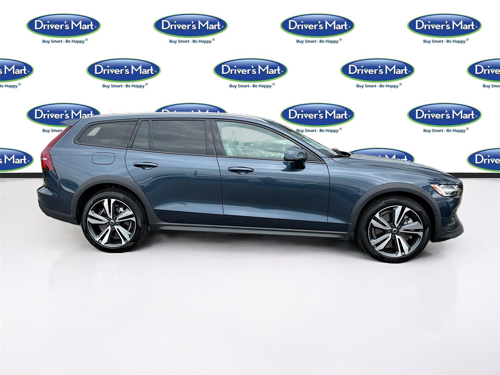 2025 Volvo V60 Cross Country Plus