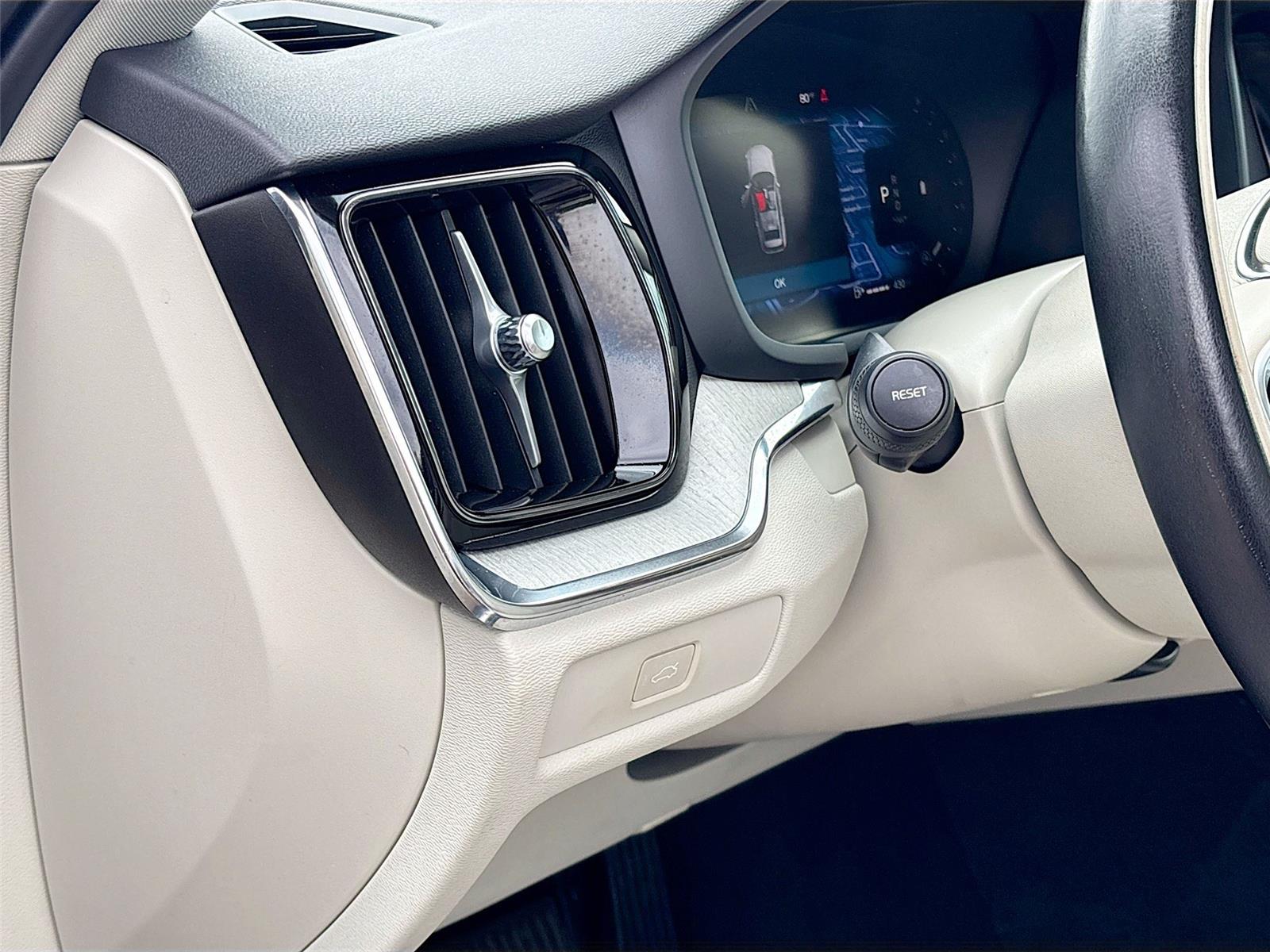 2025 Volvo V60 Cross Country Plus