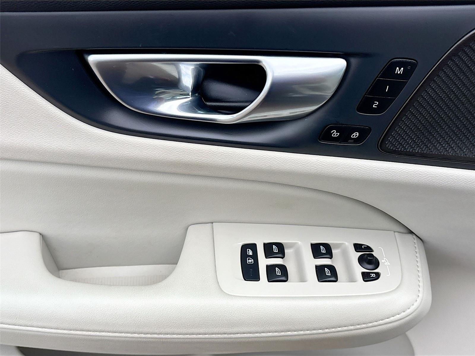 2025 Volvo V60 Cross Country Plus