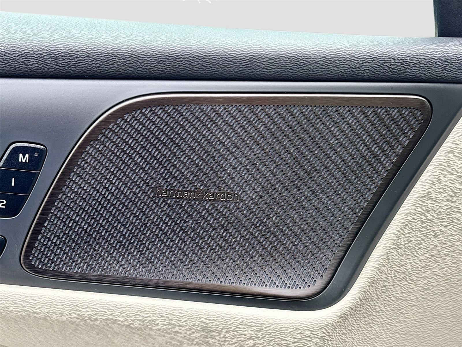 2025 Volvo V60 Cross Country Plus