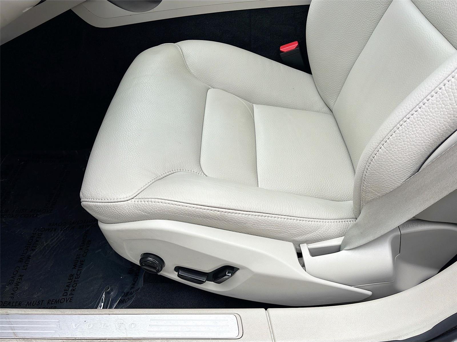 2025 Volvo V60 Cross Country Plus