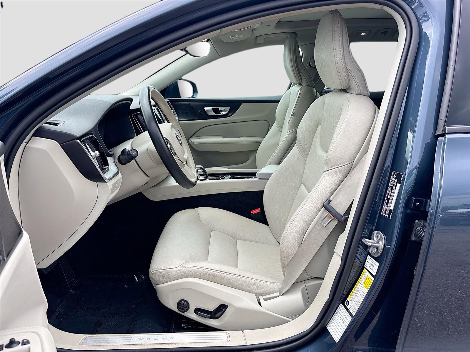 2025 Volvo V60 Cross Country Plus