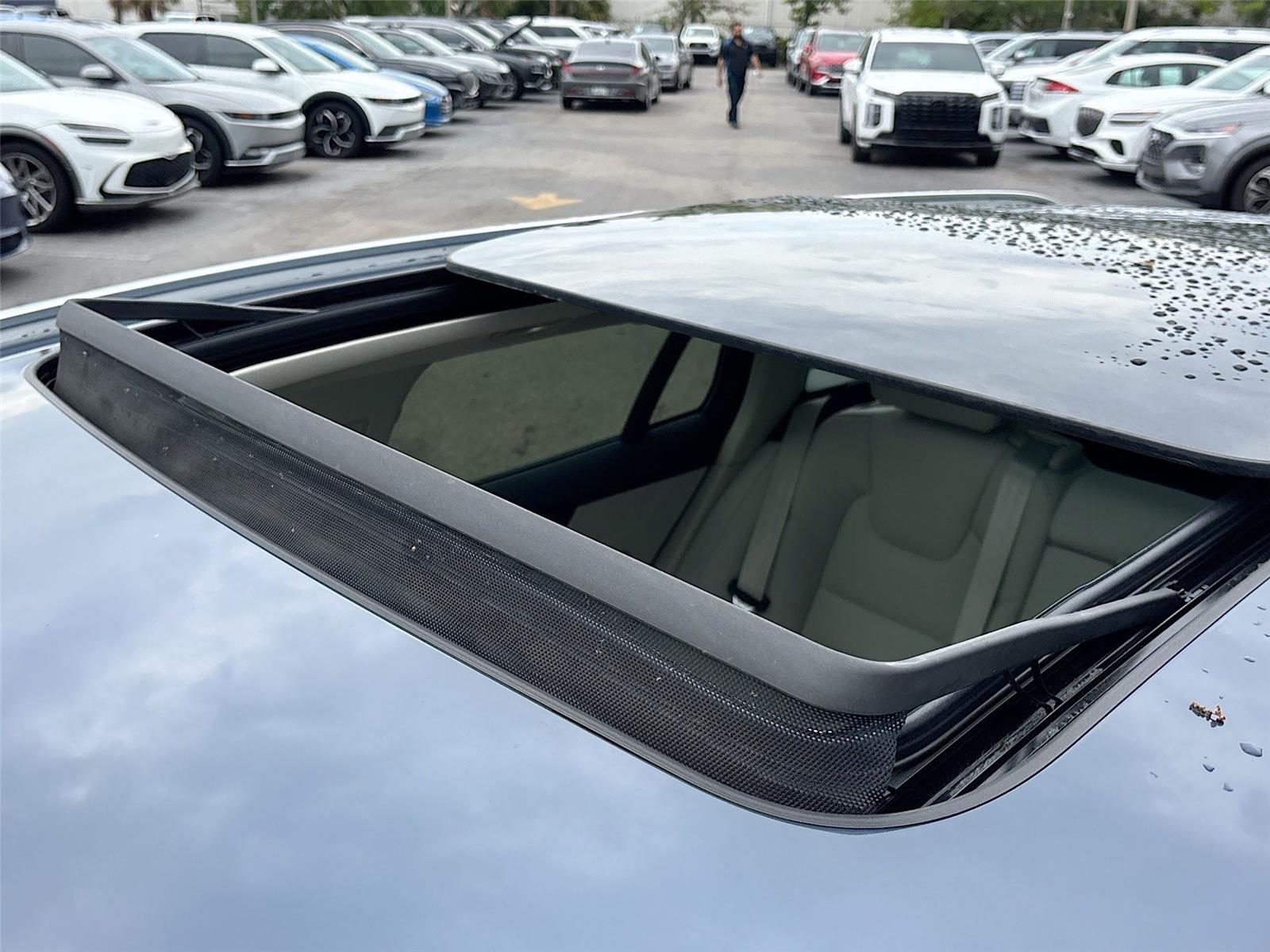 2025 Volvo V60 Cross Country Plus