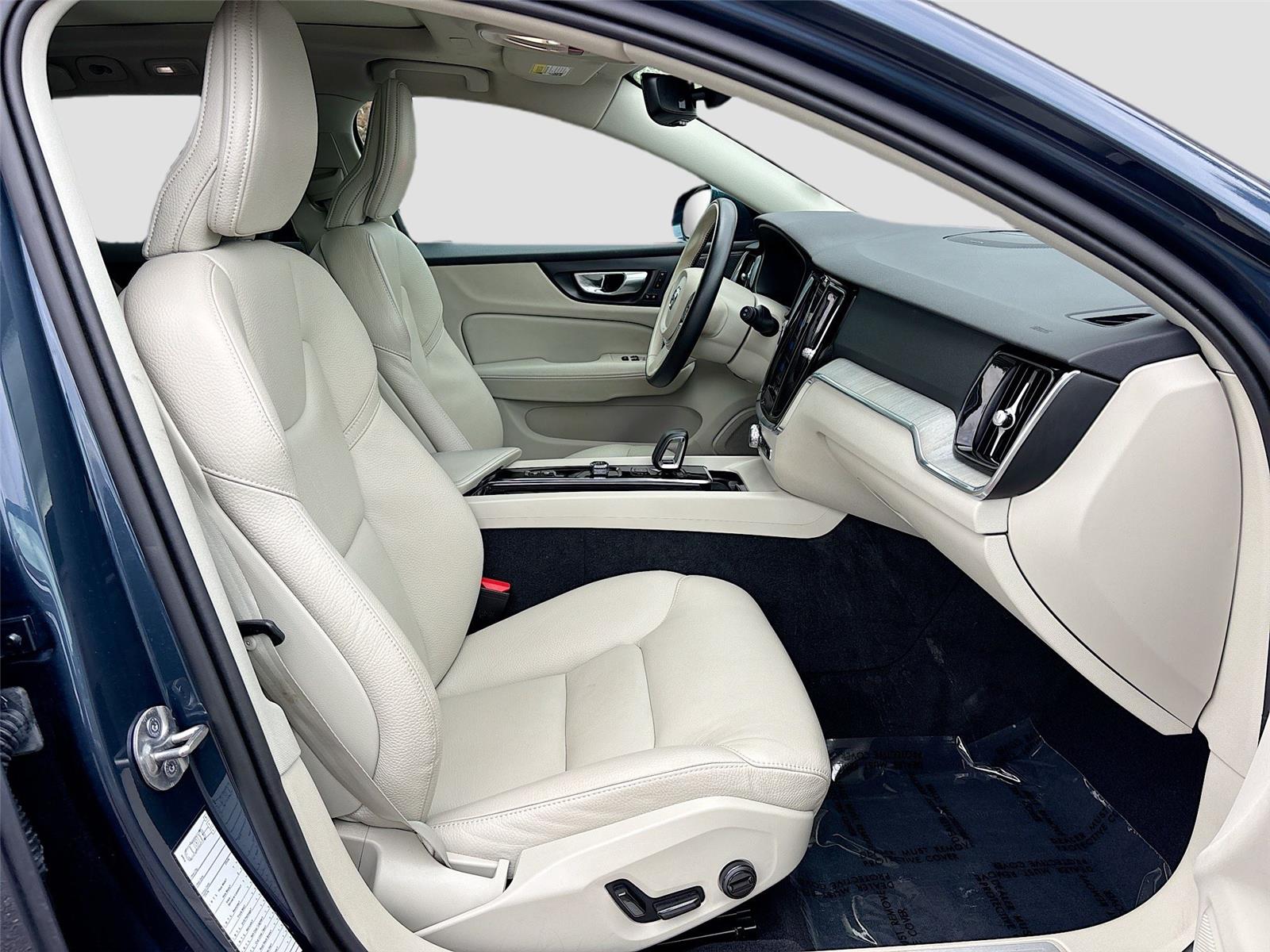 2025 Volvo V60 Cross Country Plus