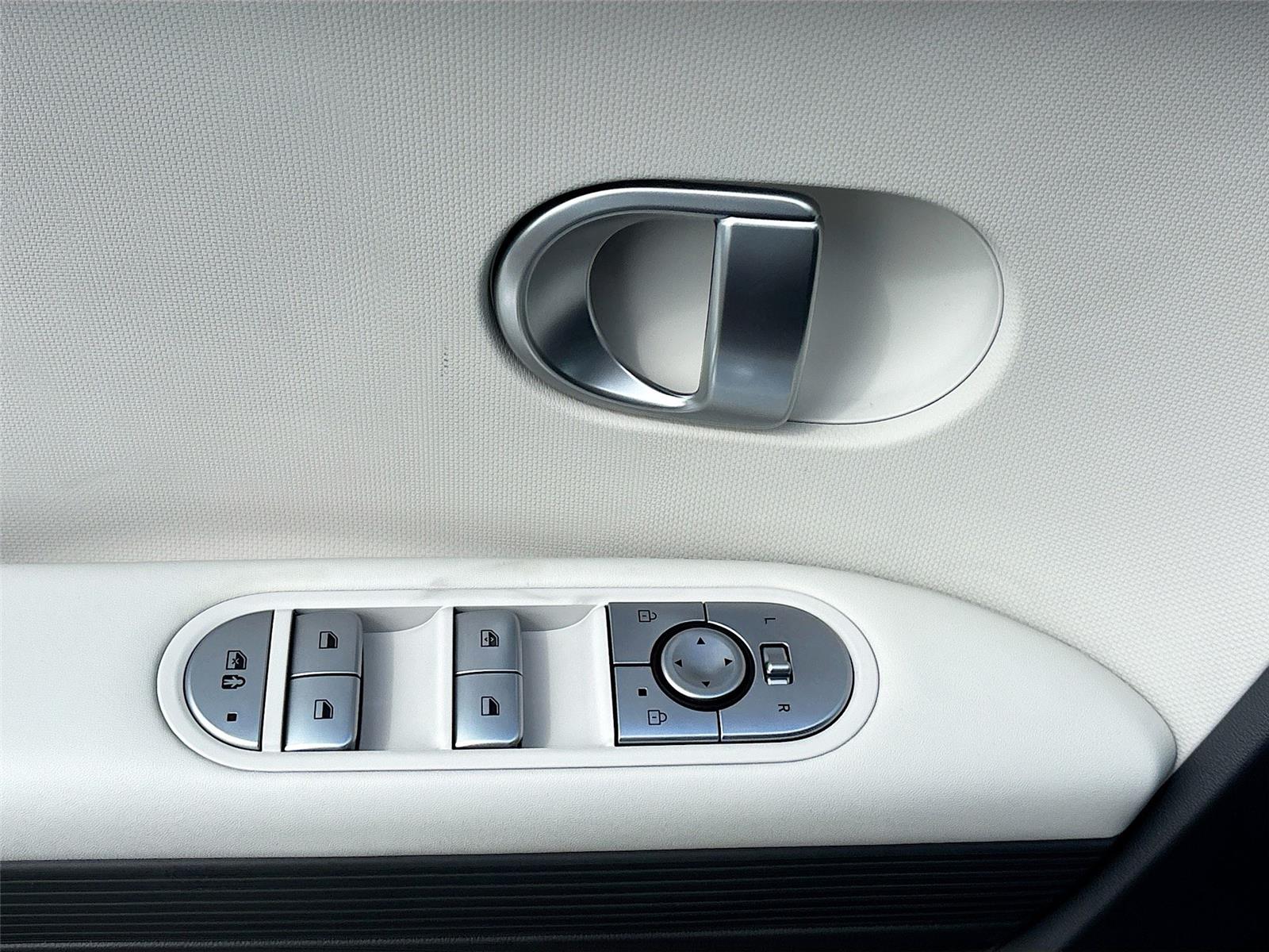 2023 Hyundai IONIQ 5 SE