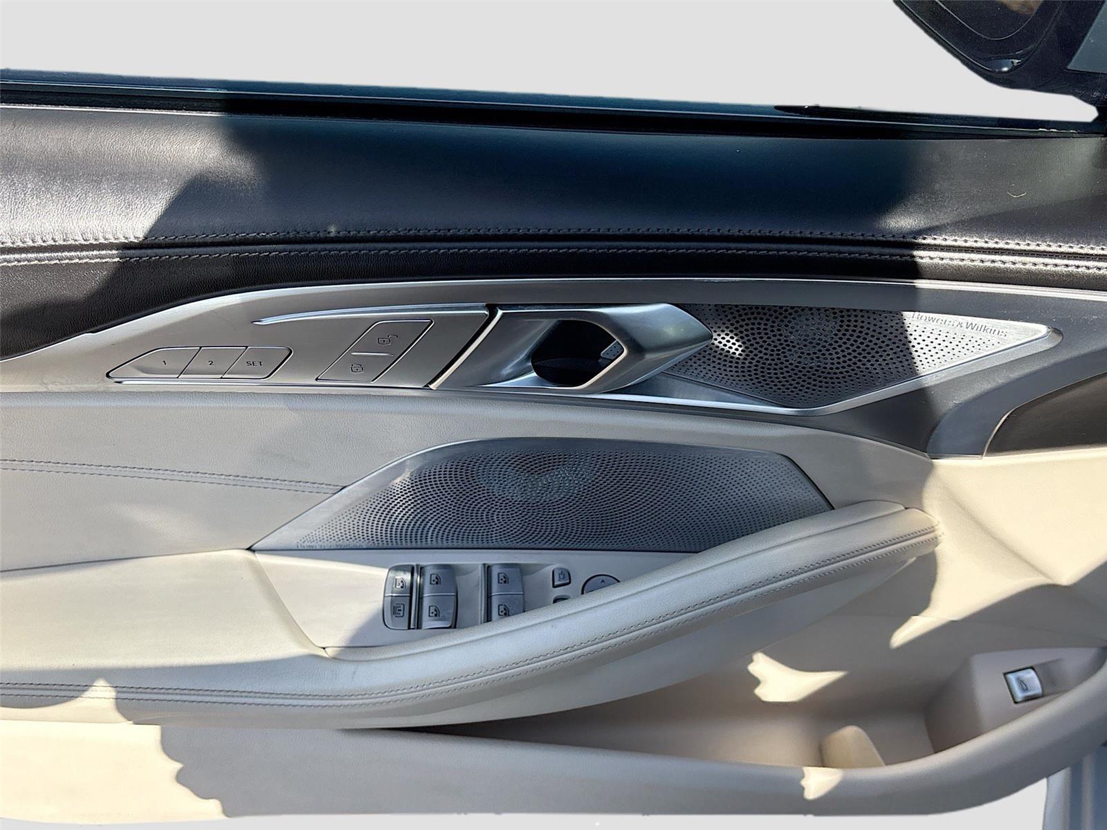 2021 BMW 8 Series M850i