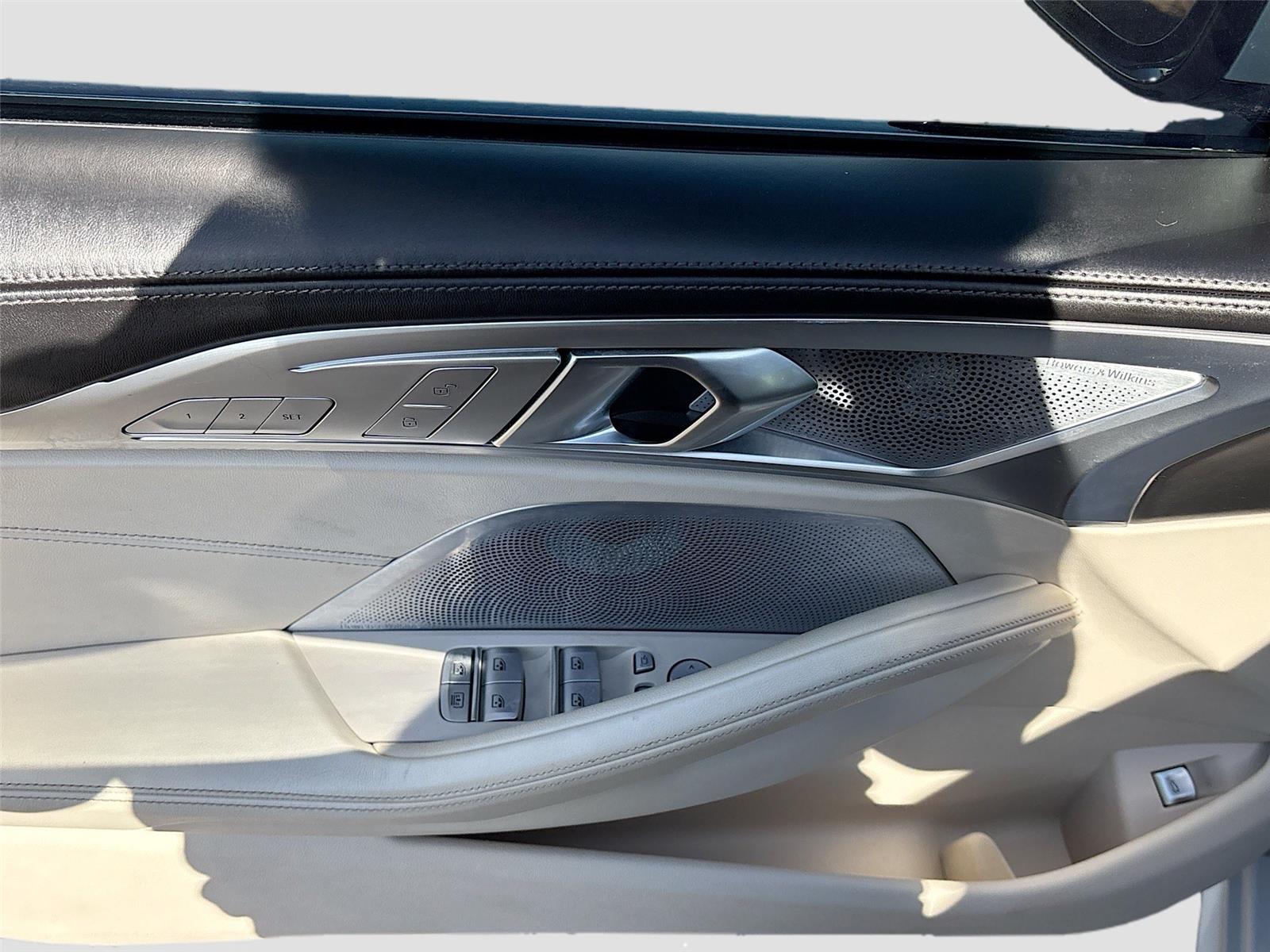 2021 BMW 8 Series M850i