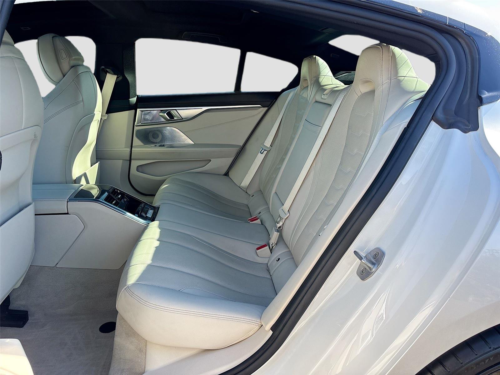 2021 BMW 8 Series M850i