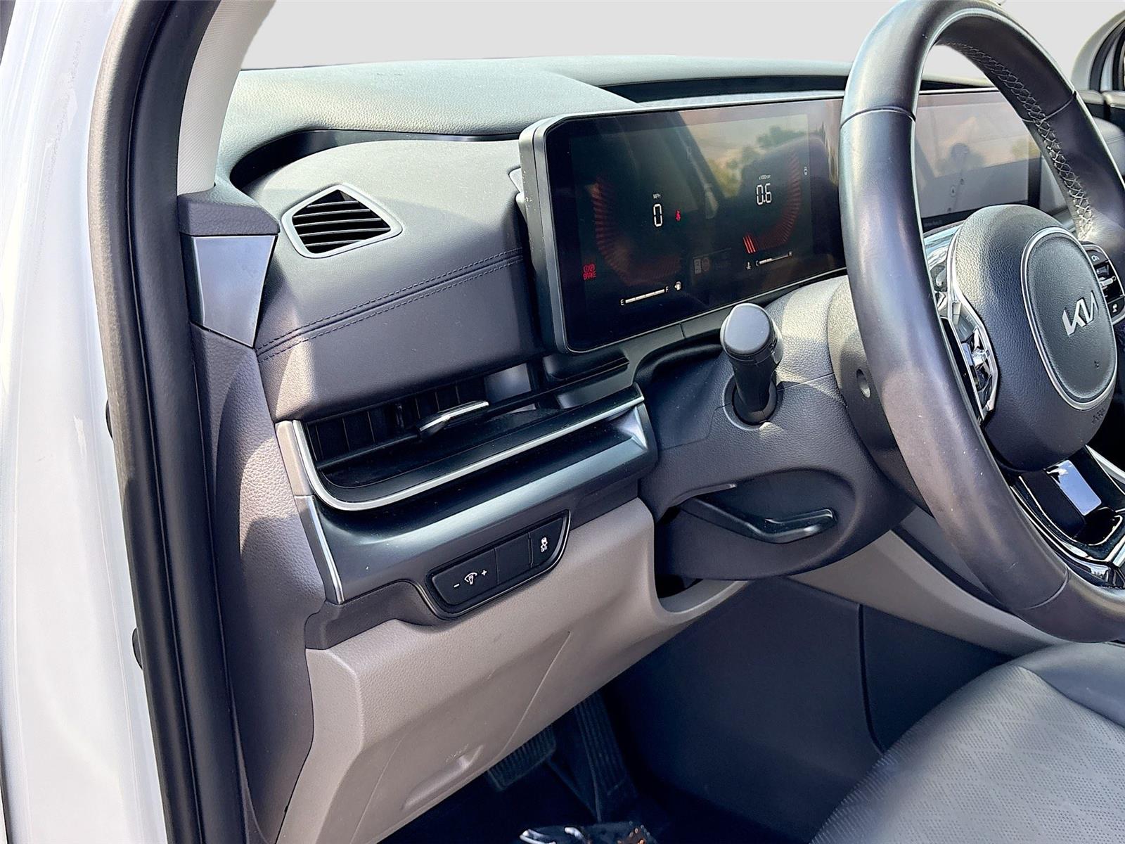 2025 Kia Carnival LXS