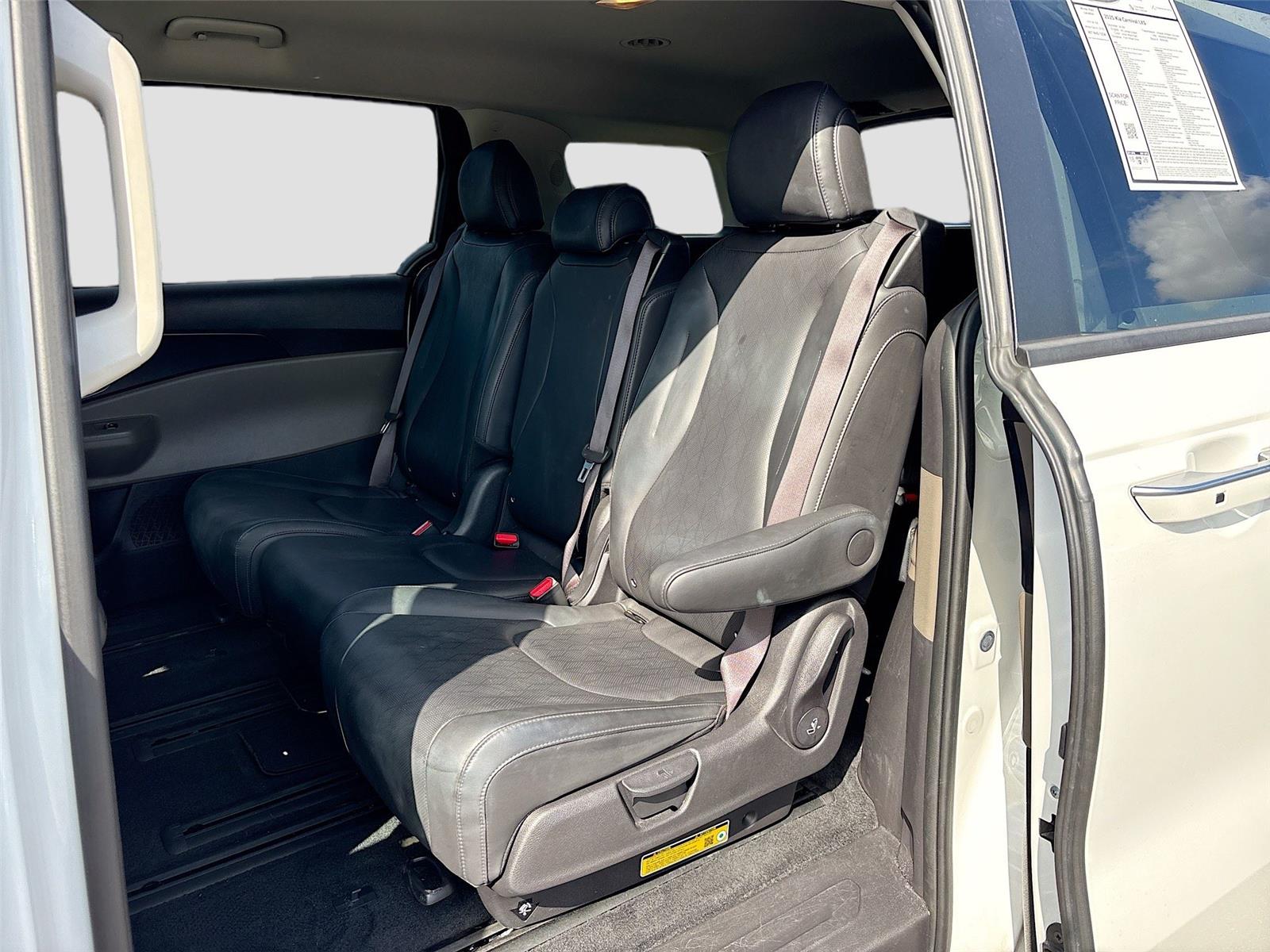 2025 Kia Carnival LXS