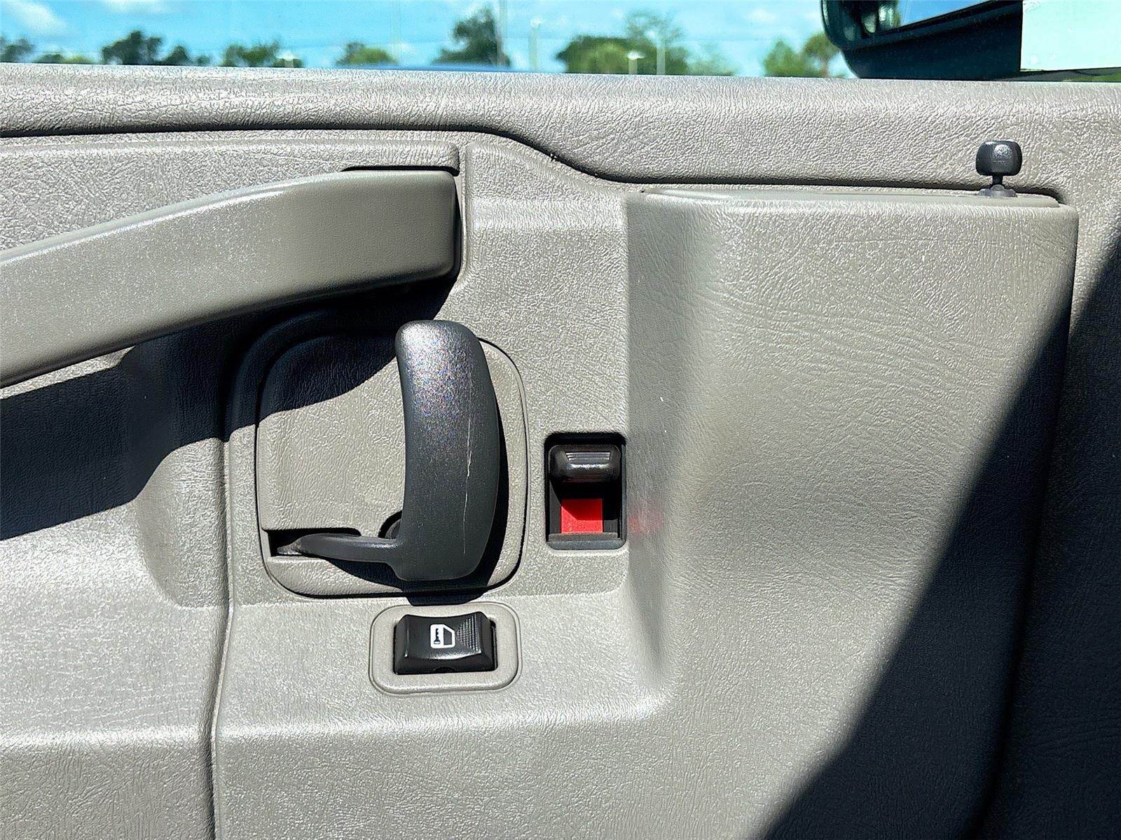 2019 Chevrolet Express Passenger LT