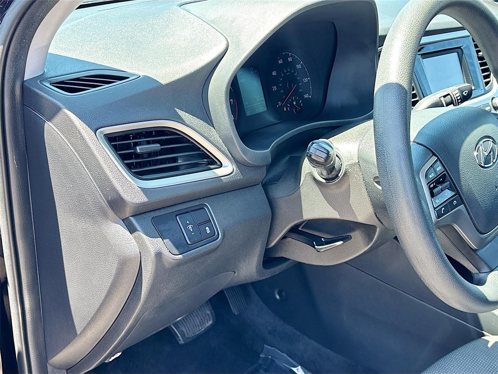 2022 Hyundai Accent SE