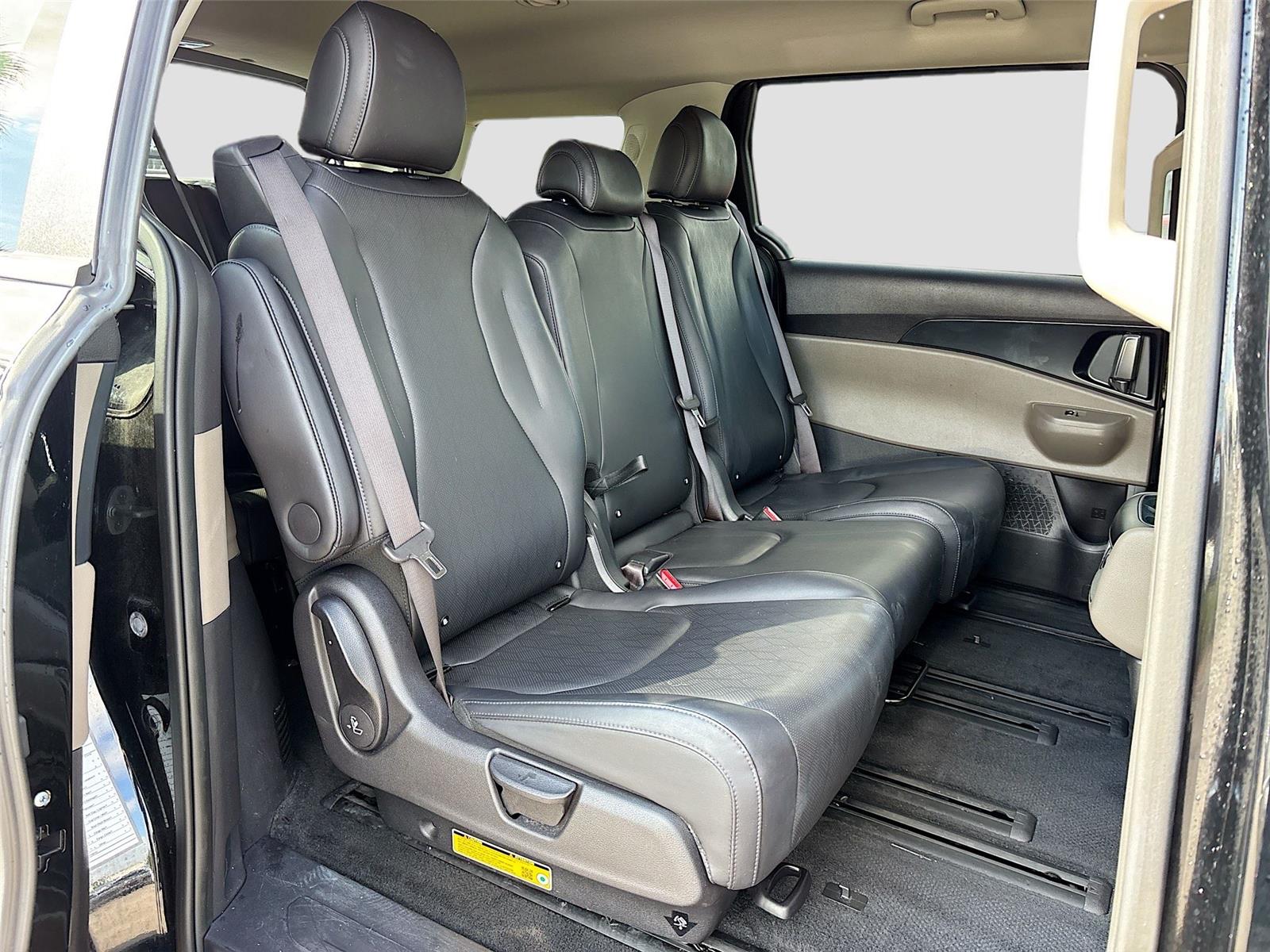 2025 Kia Carnival LXS