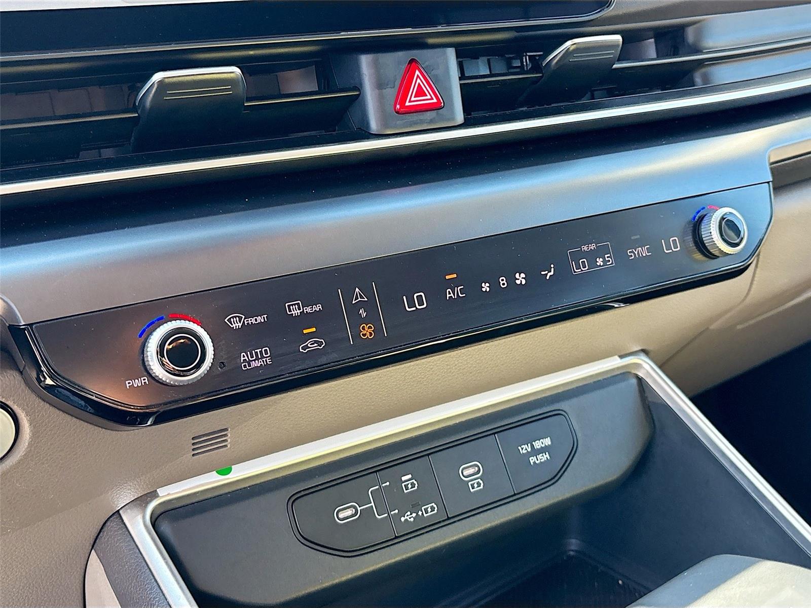 2025 Kia Carnival LXS