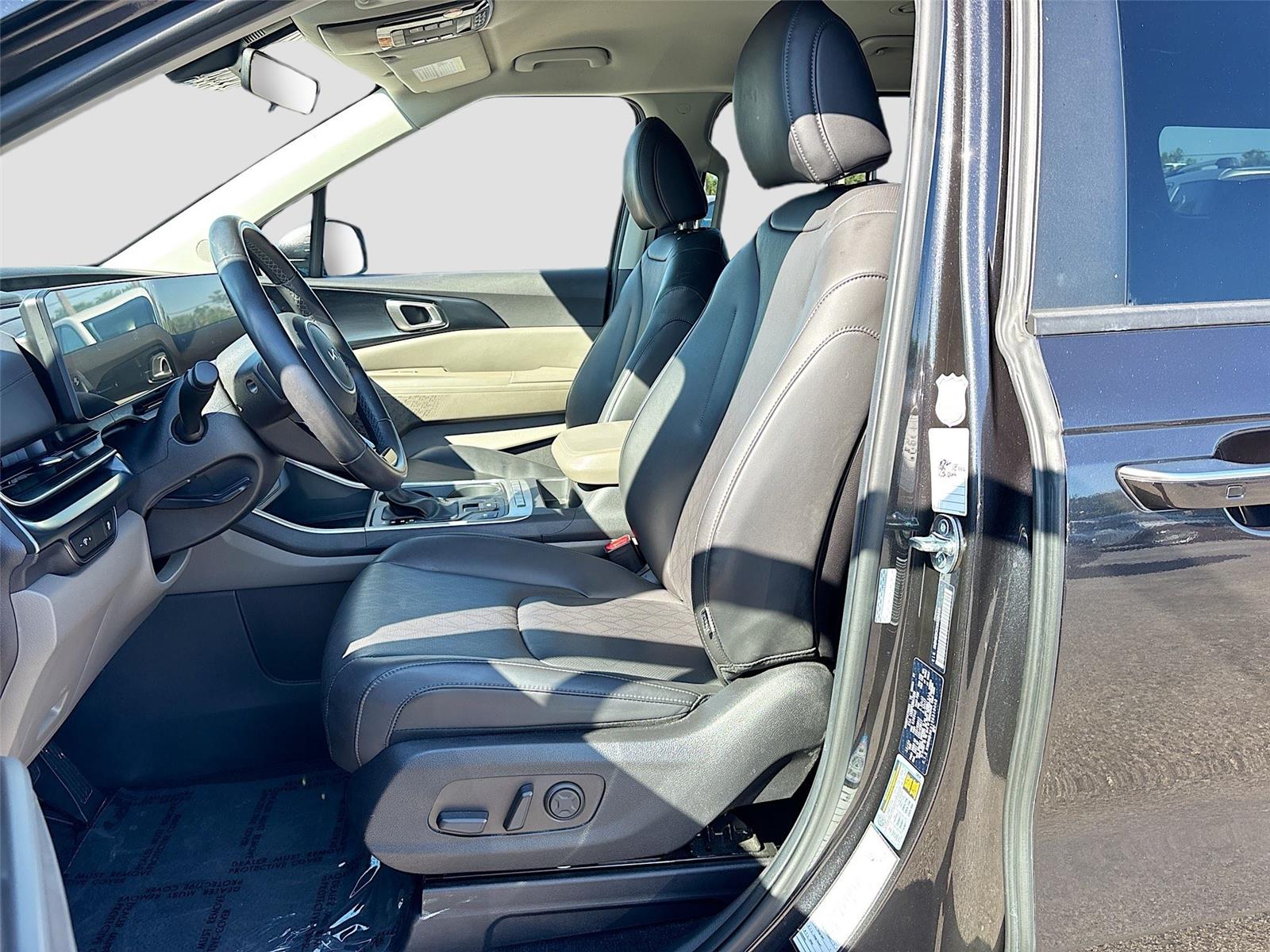 2025 Kia Carnival LXS