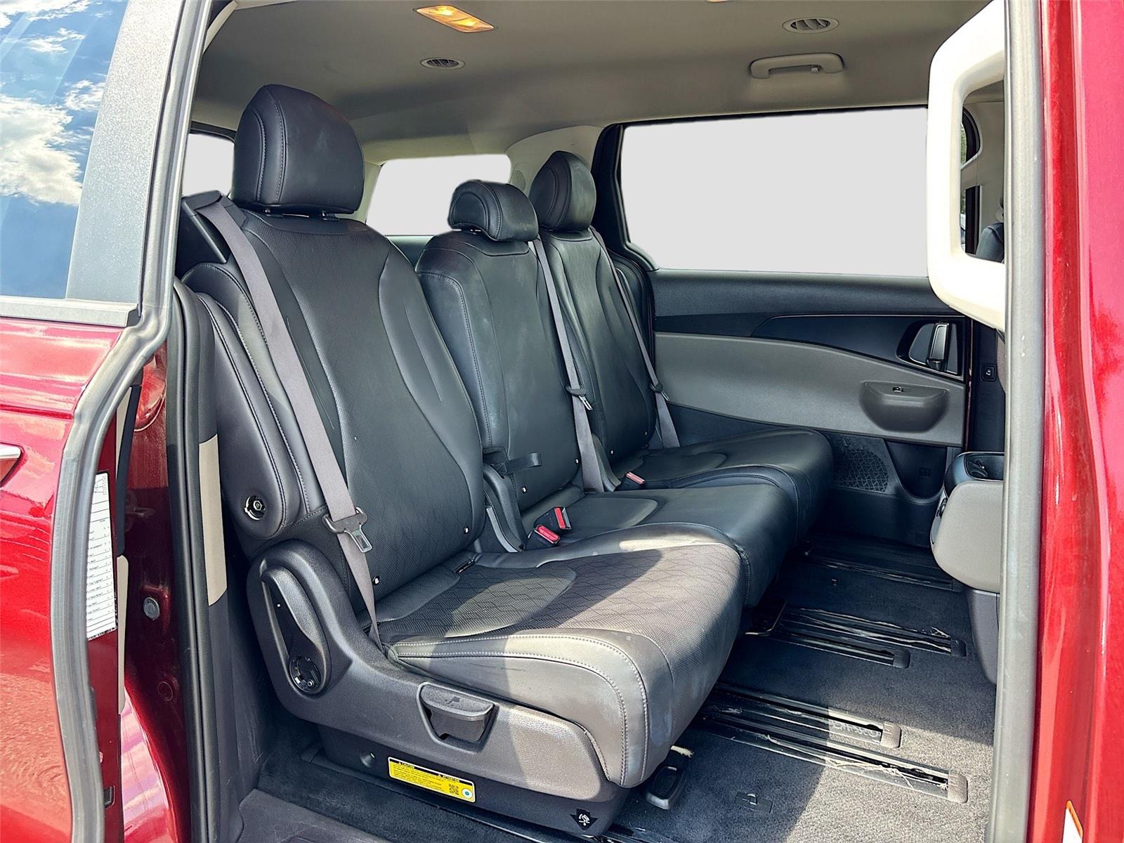 2025 Kia Carnival LXS
