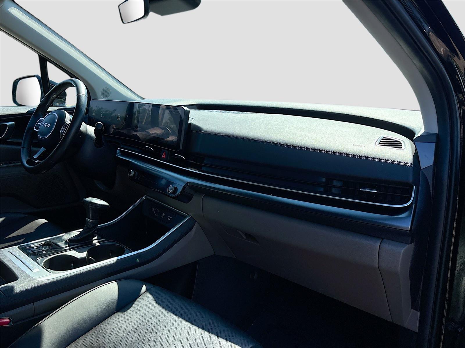 2025 Kia Carnival LXS