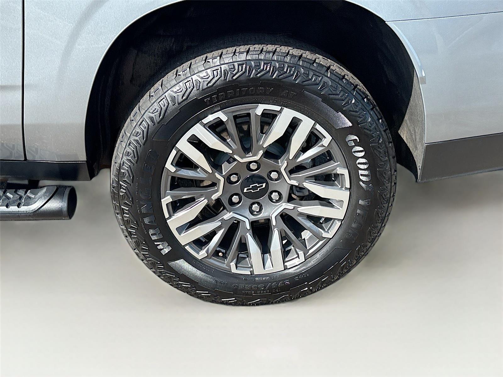 2025 Chevrolet Suburban Z71