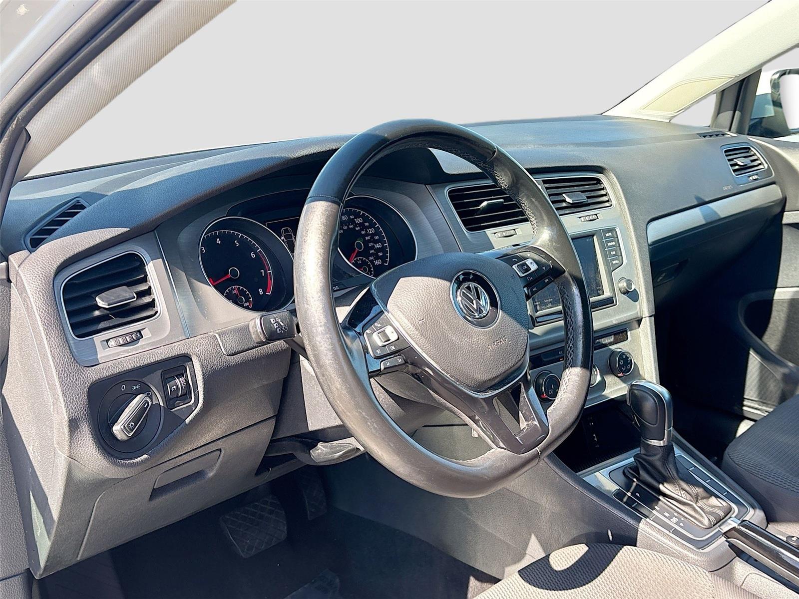 2016 Volkswagen Golf TSI S