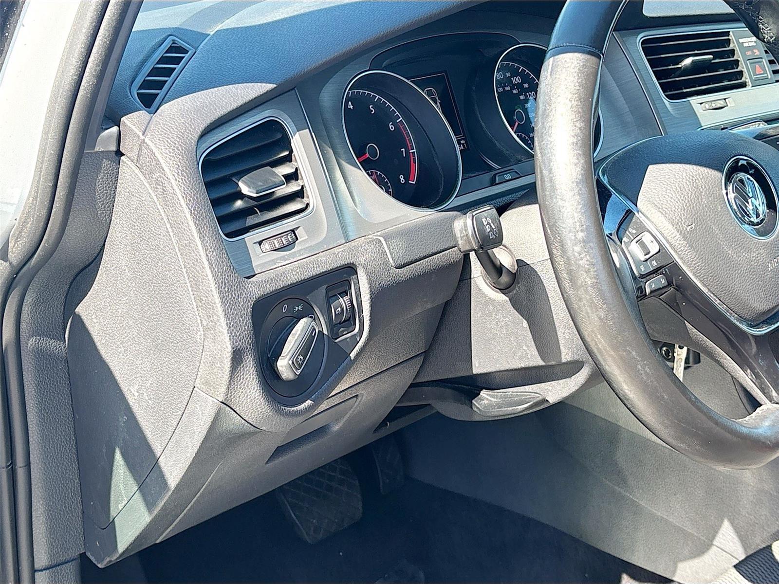 2016 Volkswagen Golf TSI S