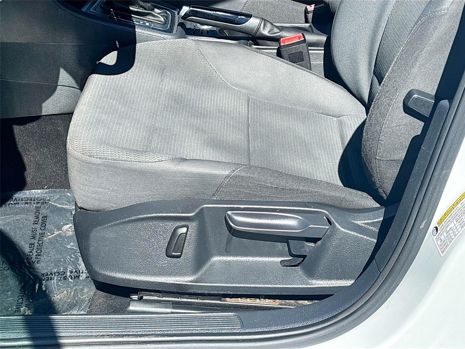 2016 Volkswagen Golf TSI S
