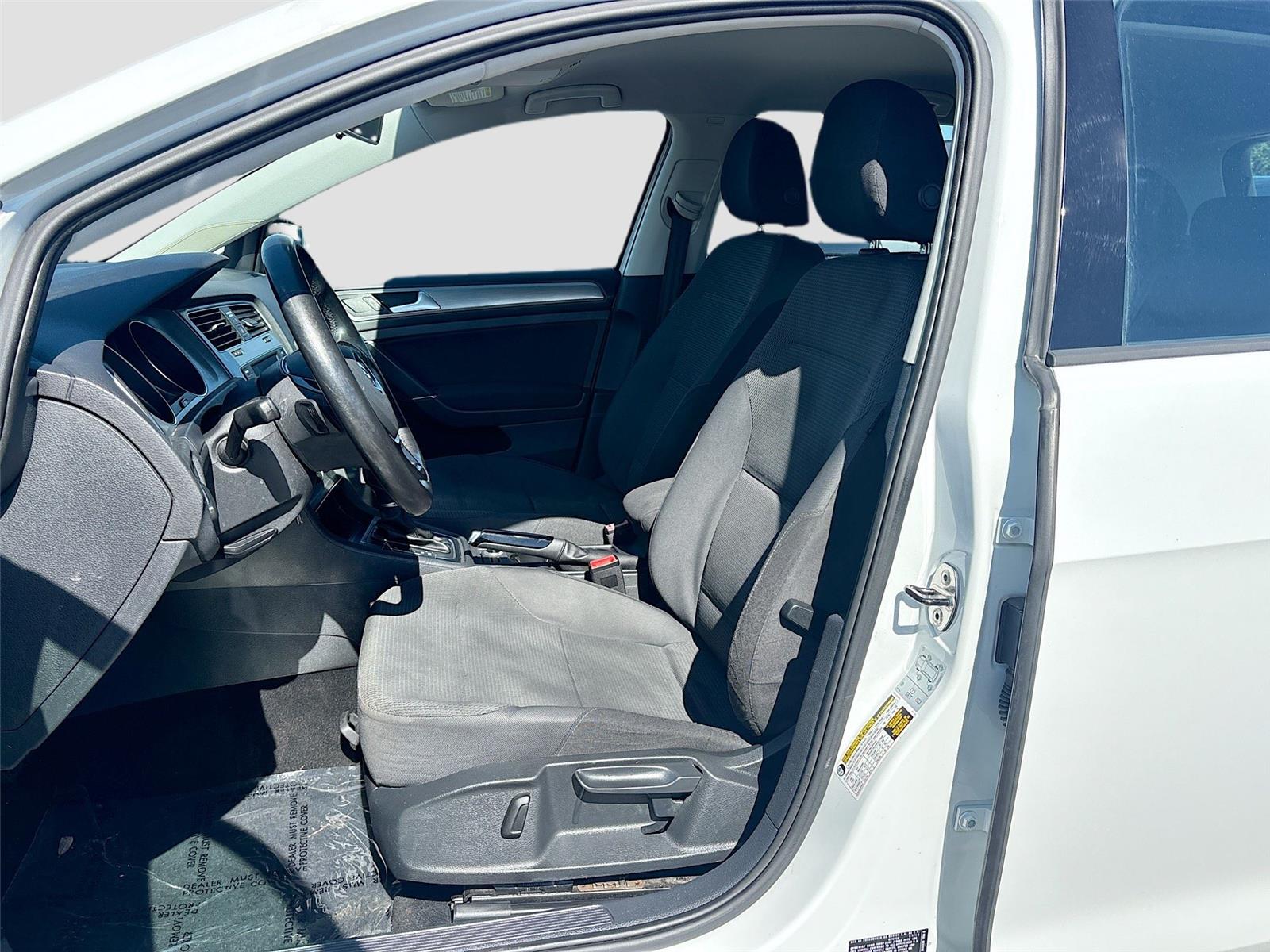 2016 Volkswagen Golf TSI S