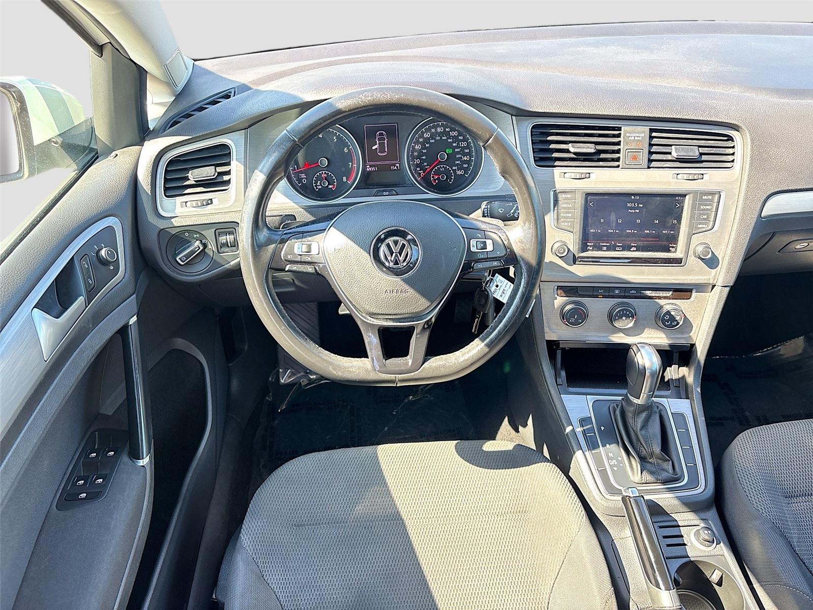 2016 Volkswagen Golf TSI S