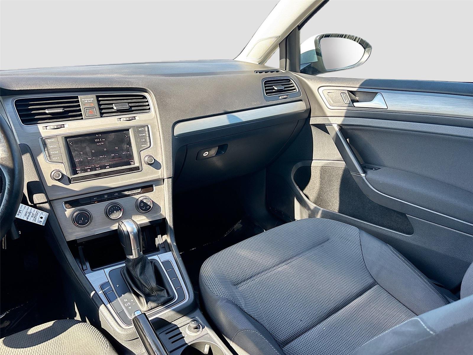 2016 Volkswagen Golf TSI S