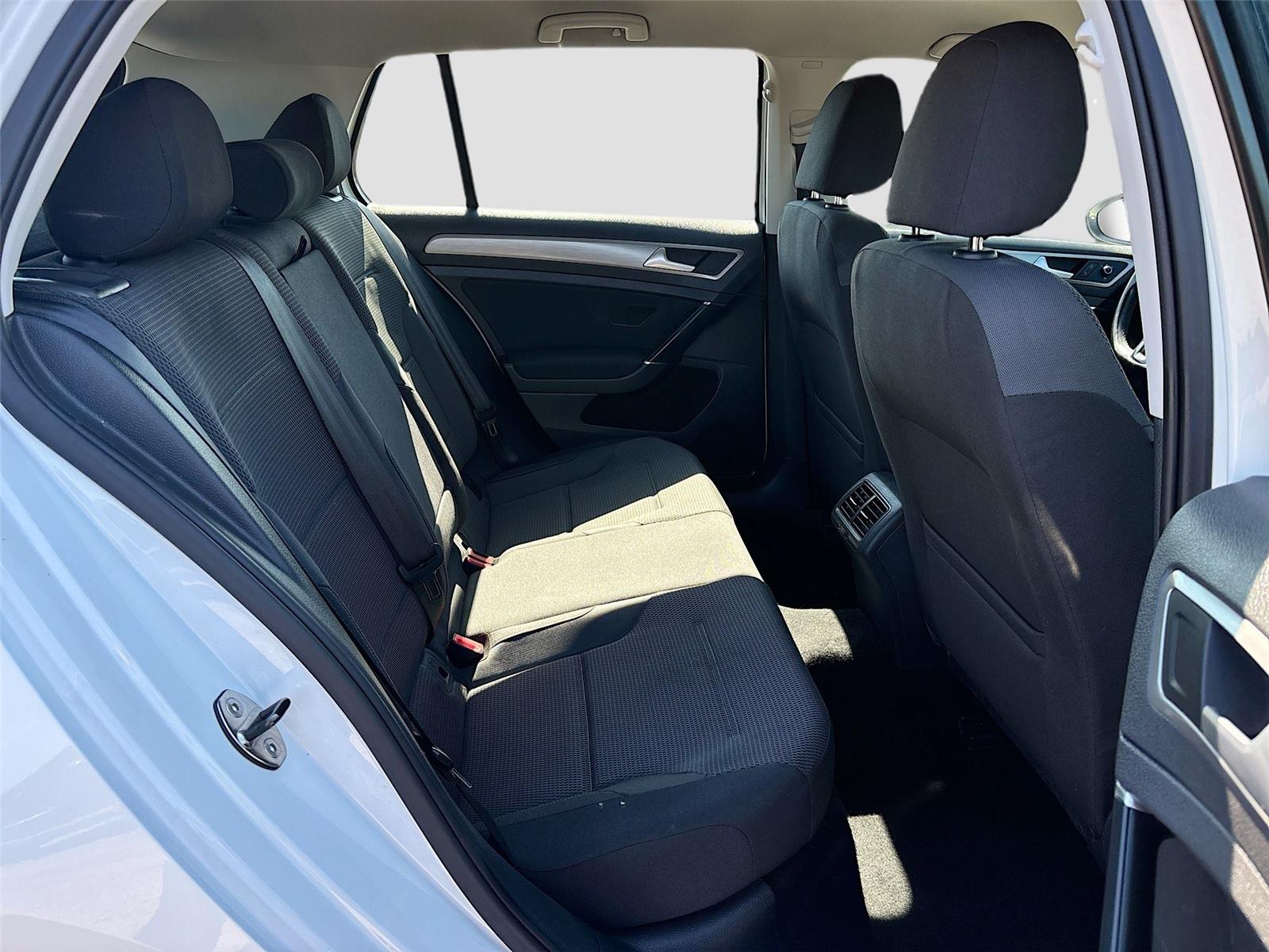 2016 Volkswagen Golf TSI S