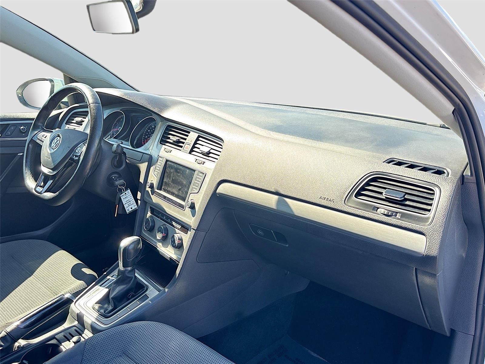2016 Volkswagen Golf TSI S