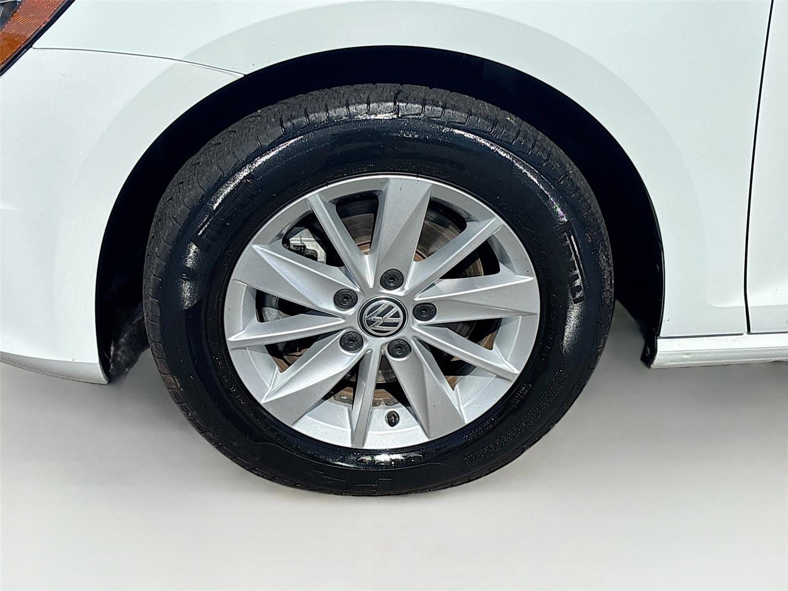 2016 Volkswagen Golf TSI S