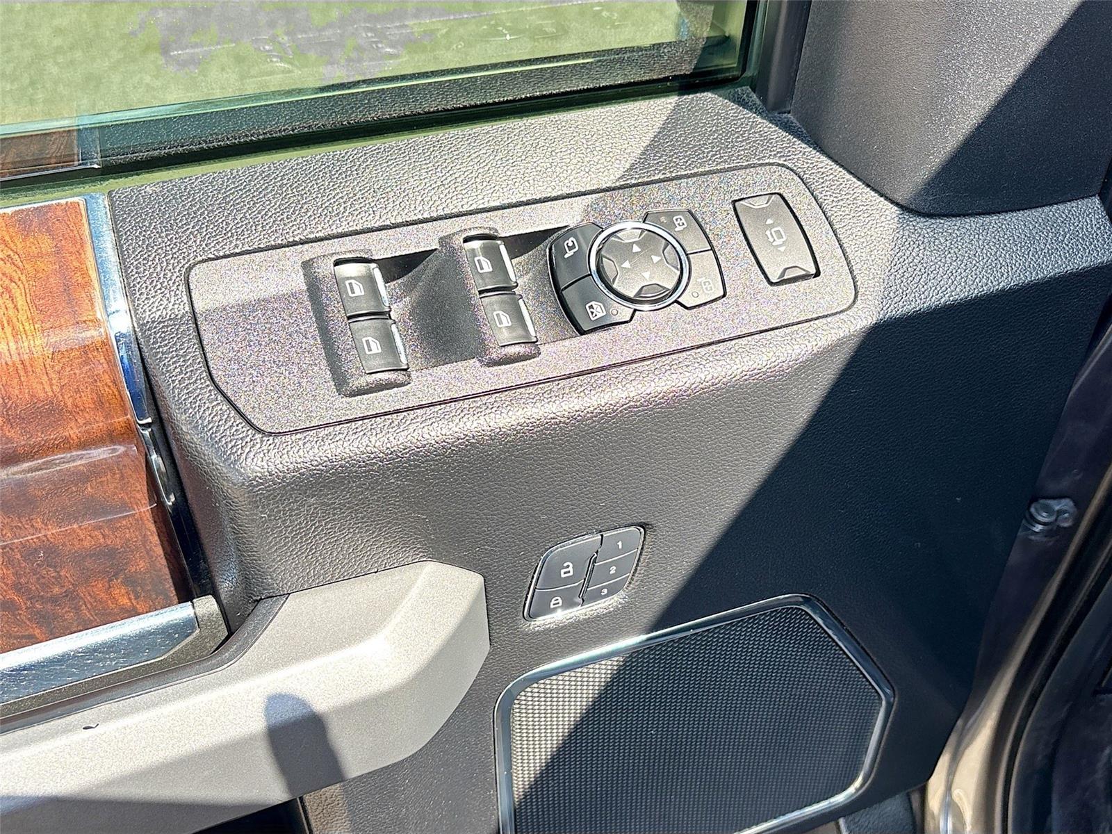 2017 Ford Super Duty F-250 SRW Platinum