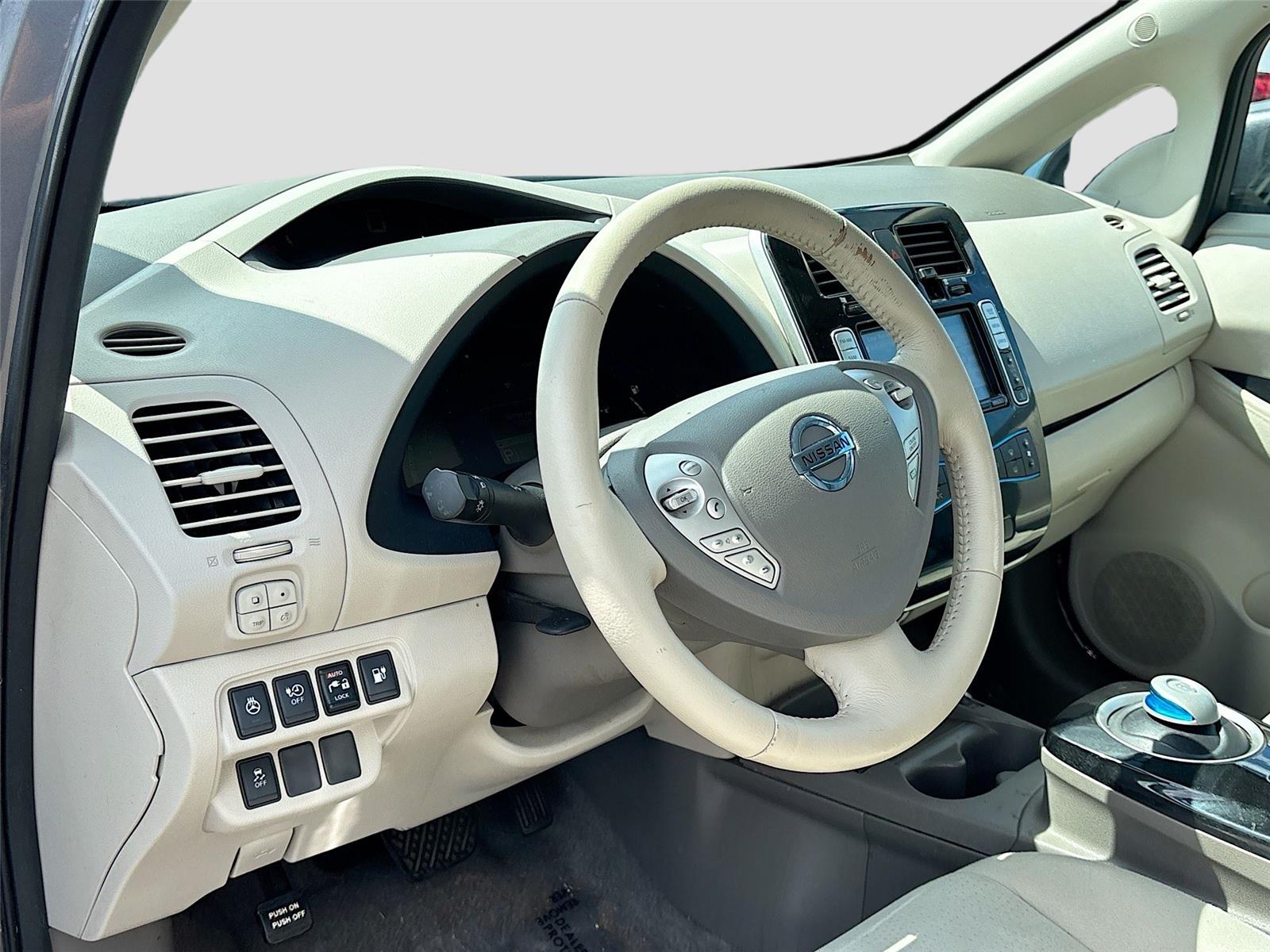 2016 Nissan LEAF SV