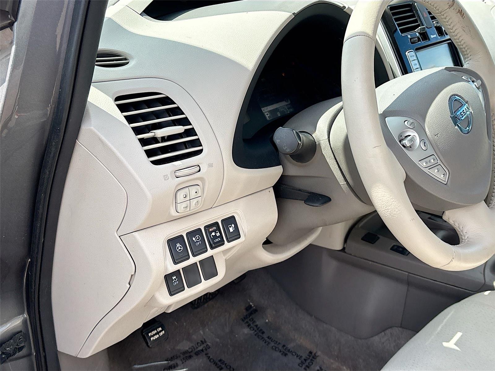 2016 Nissan LEAF SV